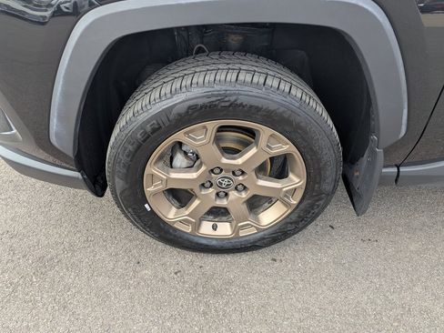 Used 2023 Toyota RAV4 AWD Hybrid image 12