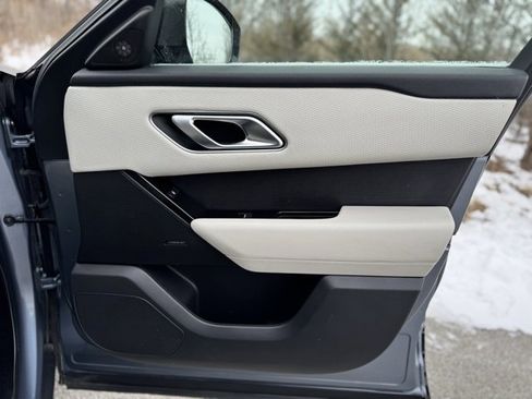 Used 2020 Land Rover Range Rover Velar S image 19