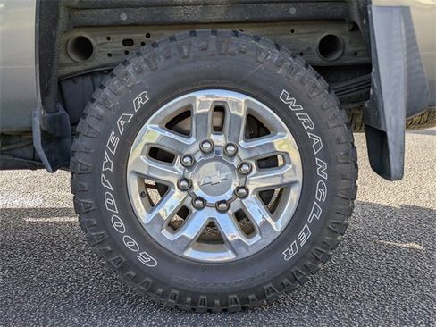 Used 2017 Chevrolet Silverado 2500 LT w/ LT Convenience Package image 13