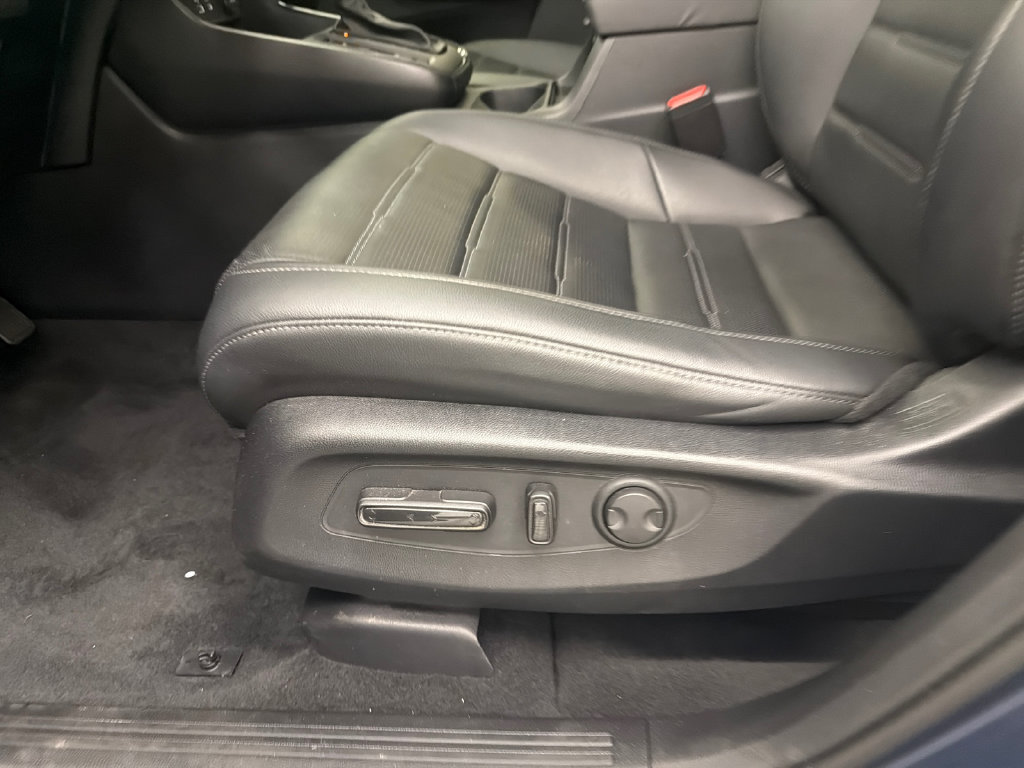 Used 2025 Honda CR-V EX-L image 10