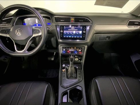 Used 2024 Volkswagen Tiguan SE FWD image 15