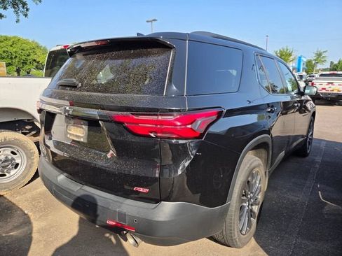 Used 2022 Chevrolet Traverse RS w/ LPO, Floor Liner Package FWD image 2
