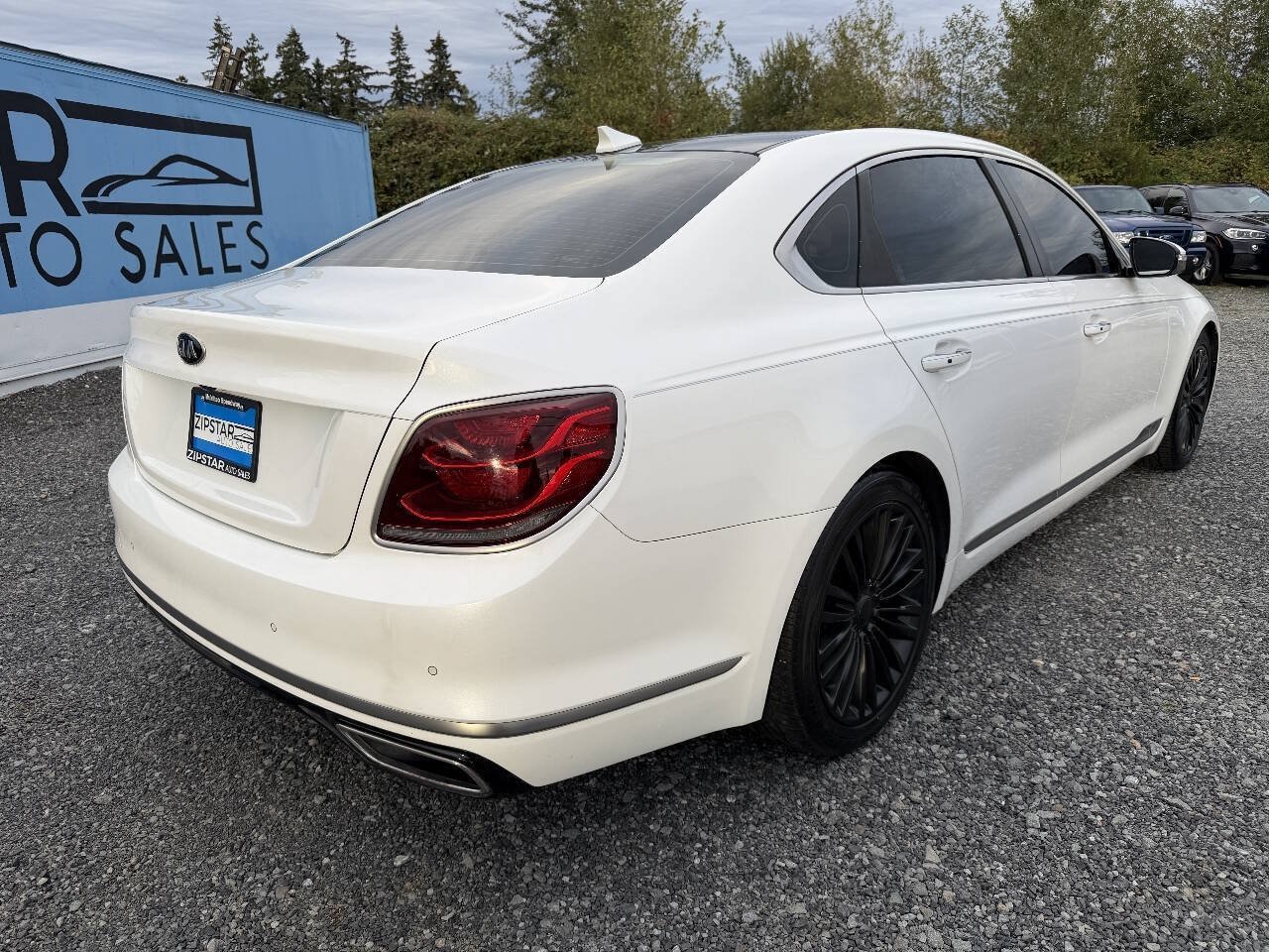 Used 2019 Kia K900 Luxury w/ VIP Package AWD/4WD image 3