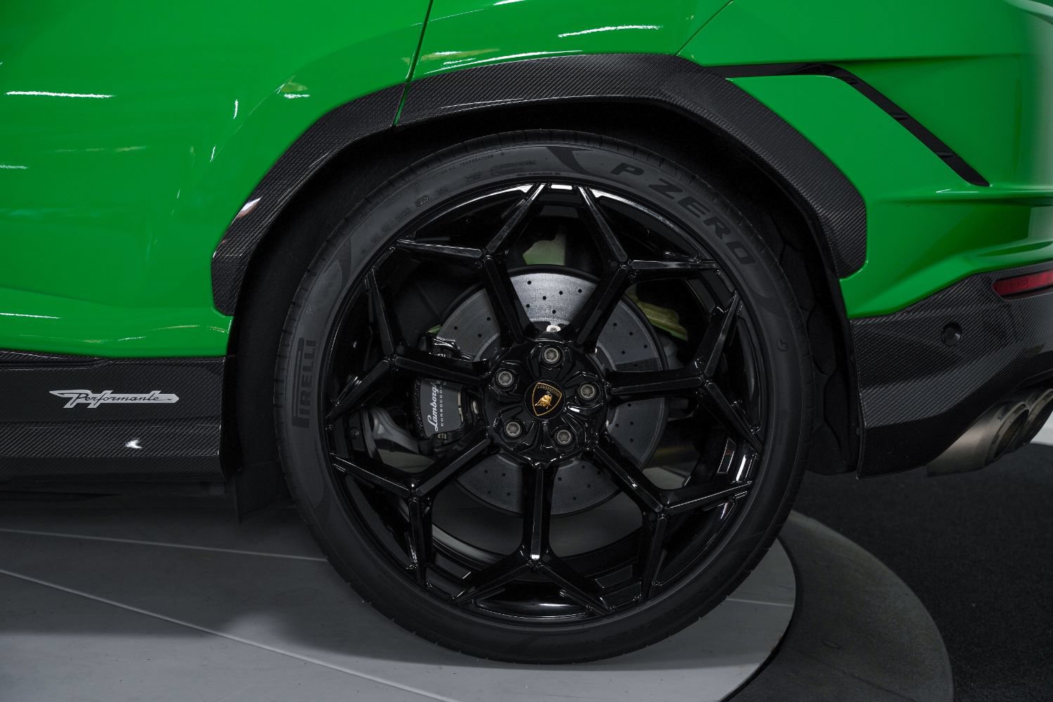 Used 2023 Lamborghini Urus Performante AWD/4WD image 25