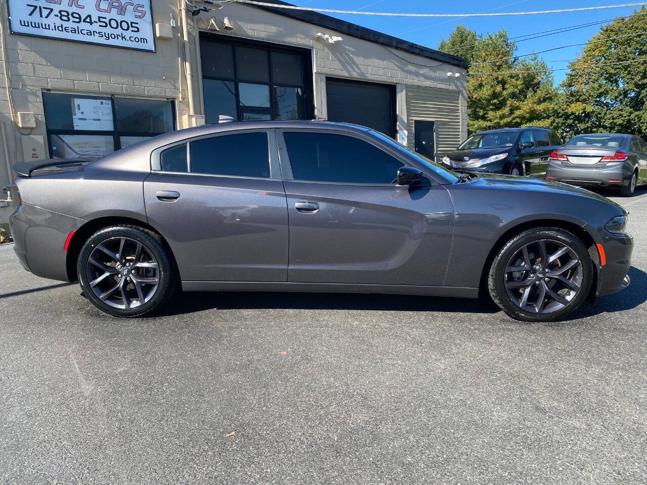 Used 2021 Dodge Charger SXT w/ Plus Group RWD image 2