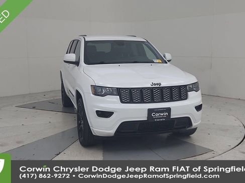 Certified 2021 Jeep Grand Cherokee Laredo X image 4