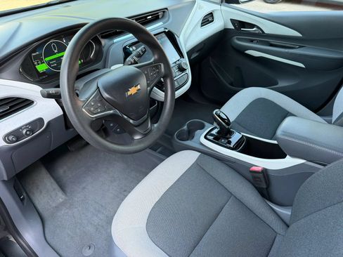 Used 2018 Chevrolet Bolt LT FWD image 16
