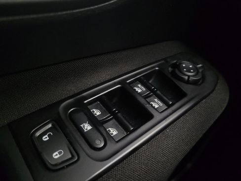 Used 2021 Jeep Renegade Sport FWD image 27