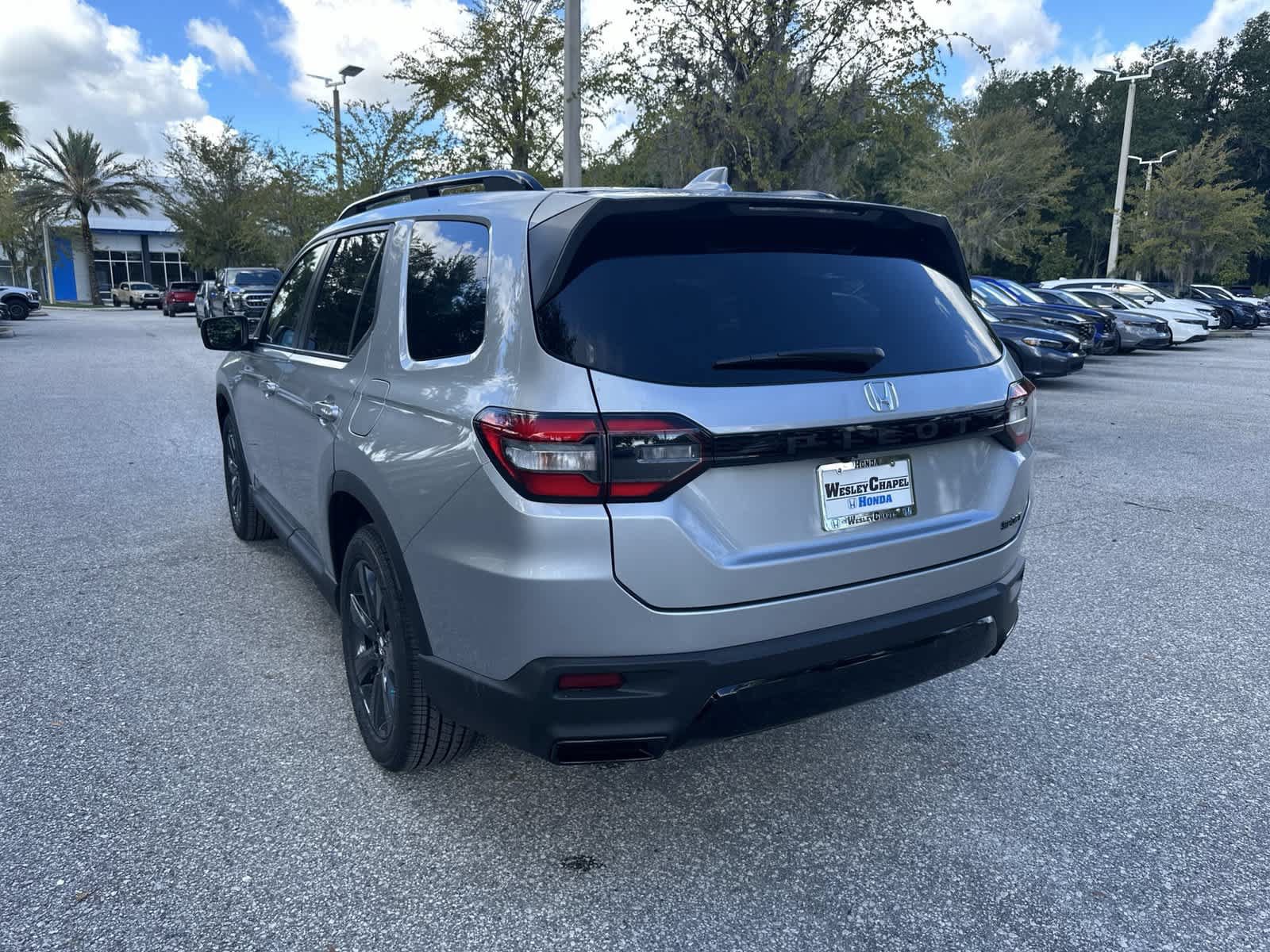 New 2026 Honda Pilot Sport image 4