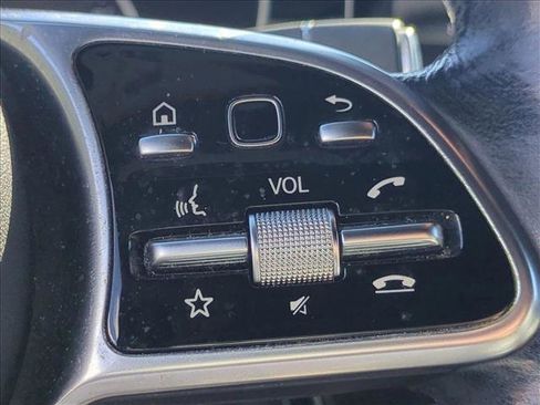 Used 2020 Mercedes-Benz GLC 300 image 16