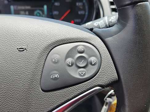 Used 2016 Chevrolet Impala LT w/ Convenience Package FWD image 18