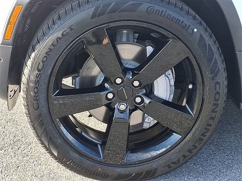 New 2026 Land Rover Defender 110 S image 5