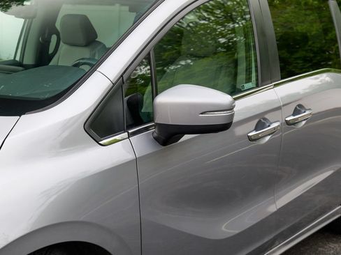 Used 2023 Honda Odyssey Touring image 11