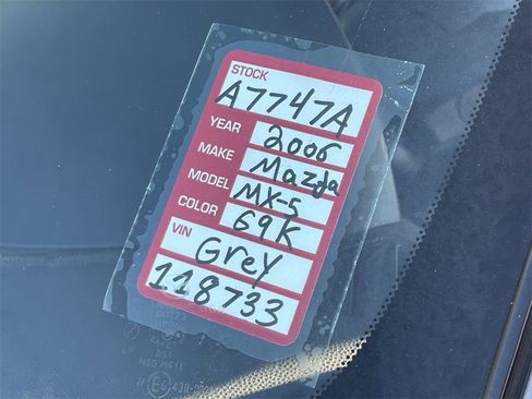 Used 2006 MAZDA MX-5 Miata Grand Touring image 32