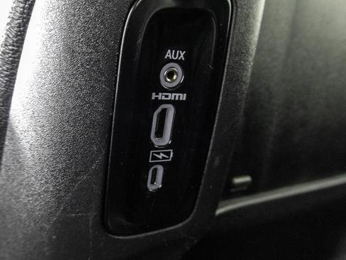 Used 2022 Chrysler Pacifica Touring-L w/ Uconnect Theater Family Group FWD image 36