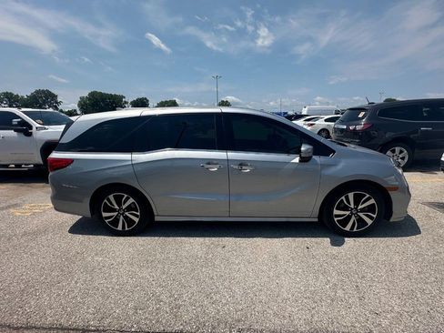 Used 2019 Honda Odyssey Elite image 2