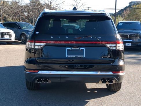 New 2026 Lincoln Aviator 2WD image 4