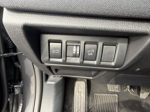 Used 2025 Subaru Outback Premium image 23