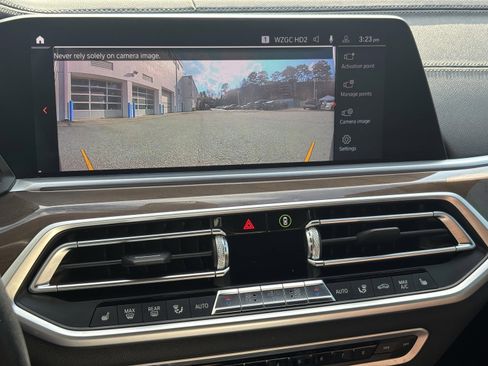 Used 2021 BMW X5 xDrive40i w/ Premium Package image 16