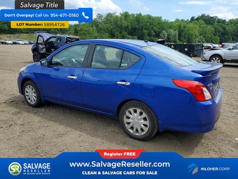 Used 2015 Nissan Versa SV FWD image 3