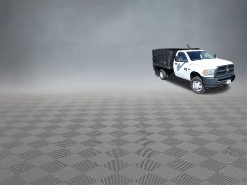 Used 2018 RAM 3500 Tradesman image 2