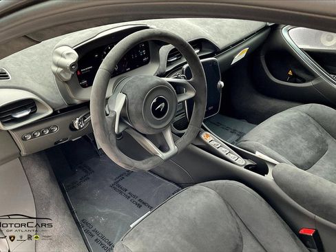 New 2025 McLaren Artura image 5