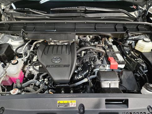 Used 2024 Toyota Highlander XLE image 19