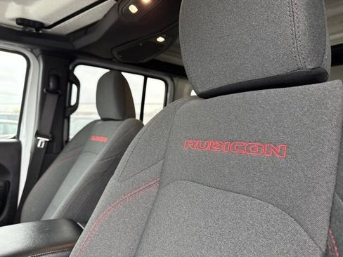 Used 2025 Jeep Wrangler Unlimited Rubicon AWD/4WD image 29