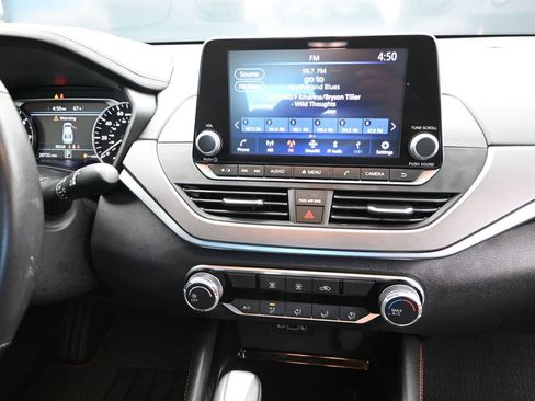 Used 2024 Nissan Altima 2.5 SR image 29