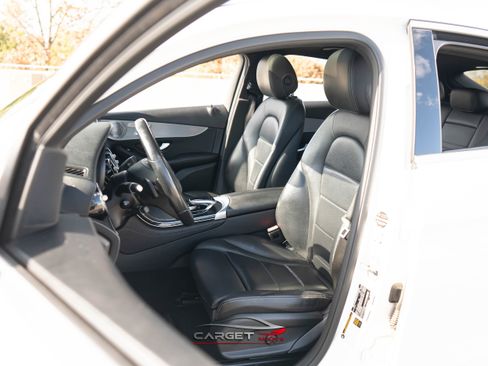 Used 2019 Mercedes-Benz GLC 300 4MATIC Coupe image 16