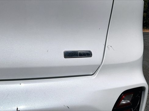 Used 2020 Kia Niro LX image 21