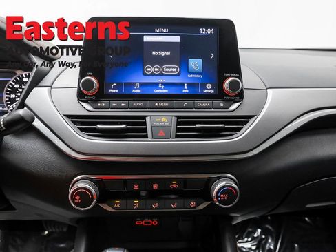 Used 2024 Nissan Altima 2.5 SR image 12