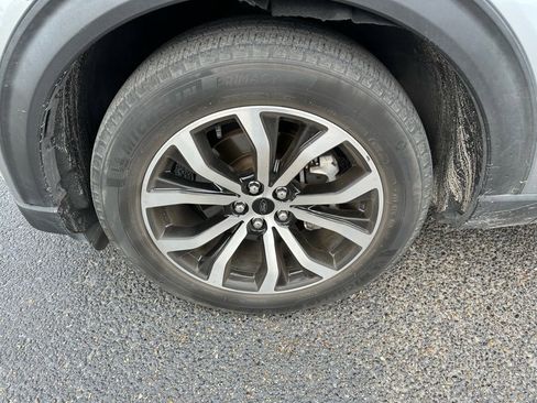 Used 2022 Ford Explorer ST-Line w/ Class IV Trailer Tow Package image 12