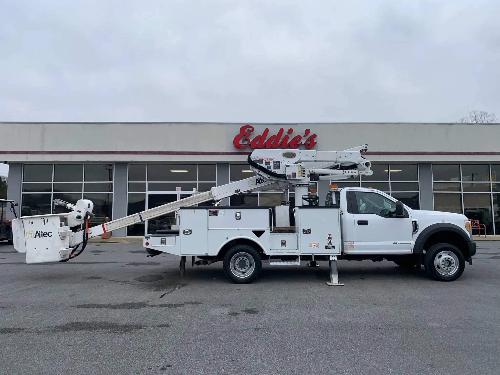Used 2017 Ford F550 4x4 Regular Cab Super Duty image 44