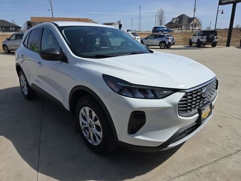 Used 2023 Ford Escape Active image 7
