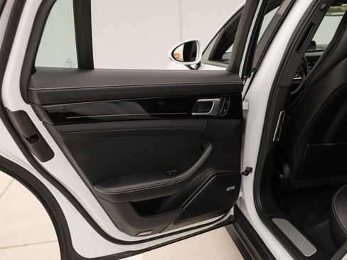 Used 2020 Porsche Panamera Edition image 27