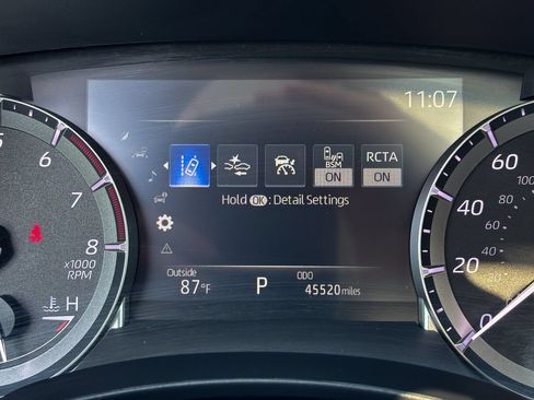 Certified 2024 Toyota Highlander XLE FWD image 29