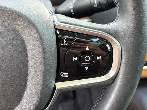 Certified 2023 Volvo XC90 B6 Plus w/ Protection Package Premier AWD/4WD image 17