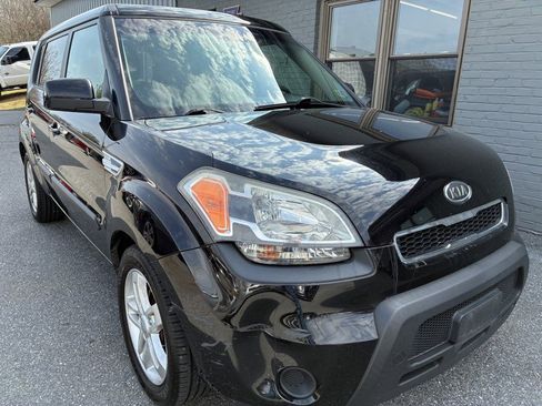 Used 2011 Kia Soul + w/ Audio Pkg image 3