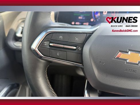 Used 2024 Chevrolet Traverse LT AWD/4WD image 17