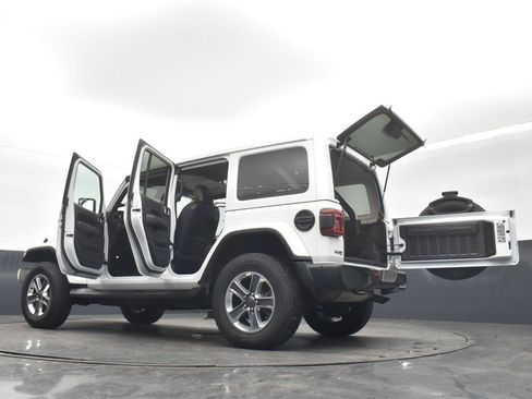 Used 2020 Jeep Wrangler Unlimited Sahara image 37