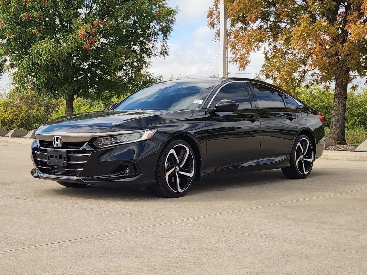 Used 2022 Honda Accord Sport image 3