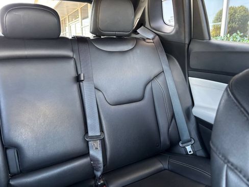 Used 2025 Jeep Compass Limited AWD/4WD image 38