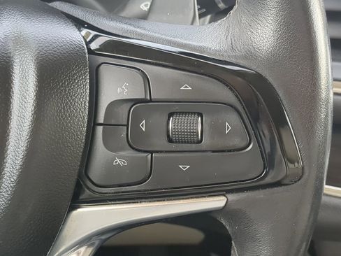 Used 2022 Buick Enclave Essence image 26