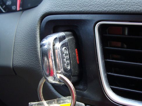 Used 2017 Audi Q5 2.0T Premium w/ Audi MMI Navigation Plus image 36