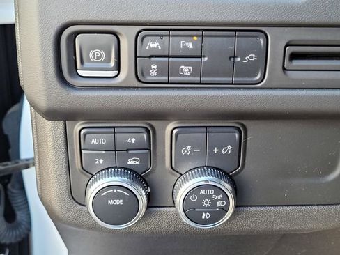 Used 2022 GMC Yukon SLT w/ SLT Luxury Package image 13