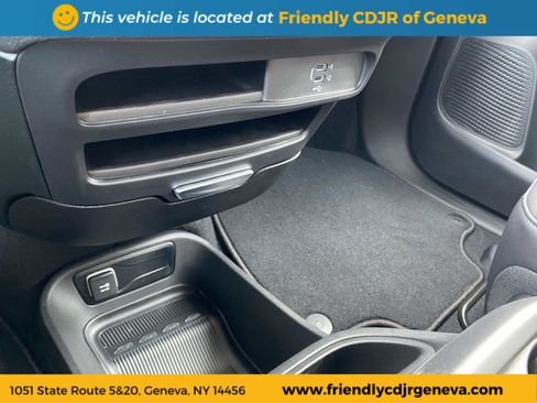 New 2026 Chrysler Pacifica Select image 18