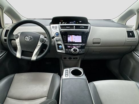 Used 2017 Toyota Prius V Five FWD image 27