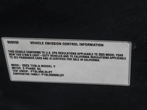 Used 2023 Tesla Model Y Long Range AWD/4WD image 28