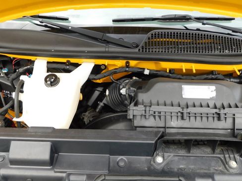 Used 2021 GMC Savana 3500 Extended w/ Power Convenience Package image 17